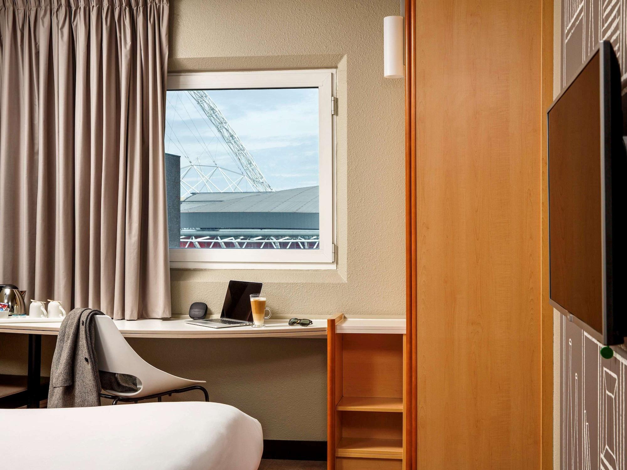 Отель Ibis London Wembley Экстерьер фото