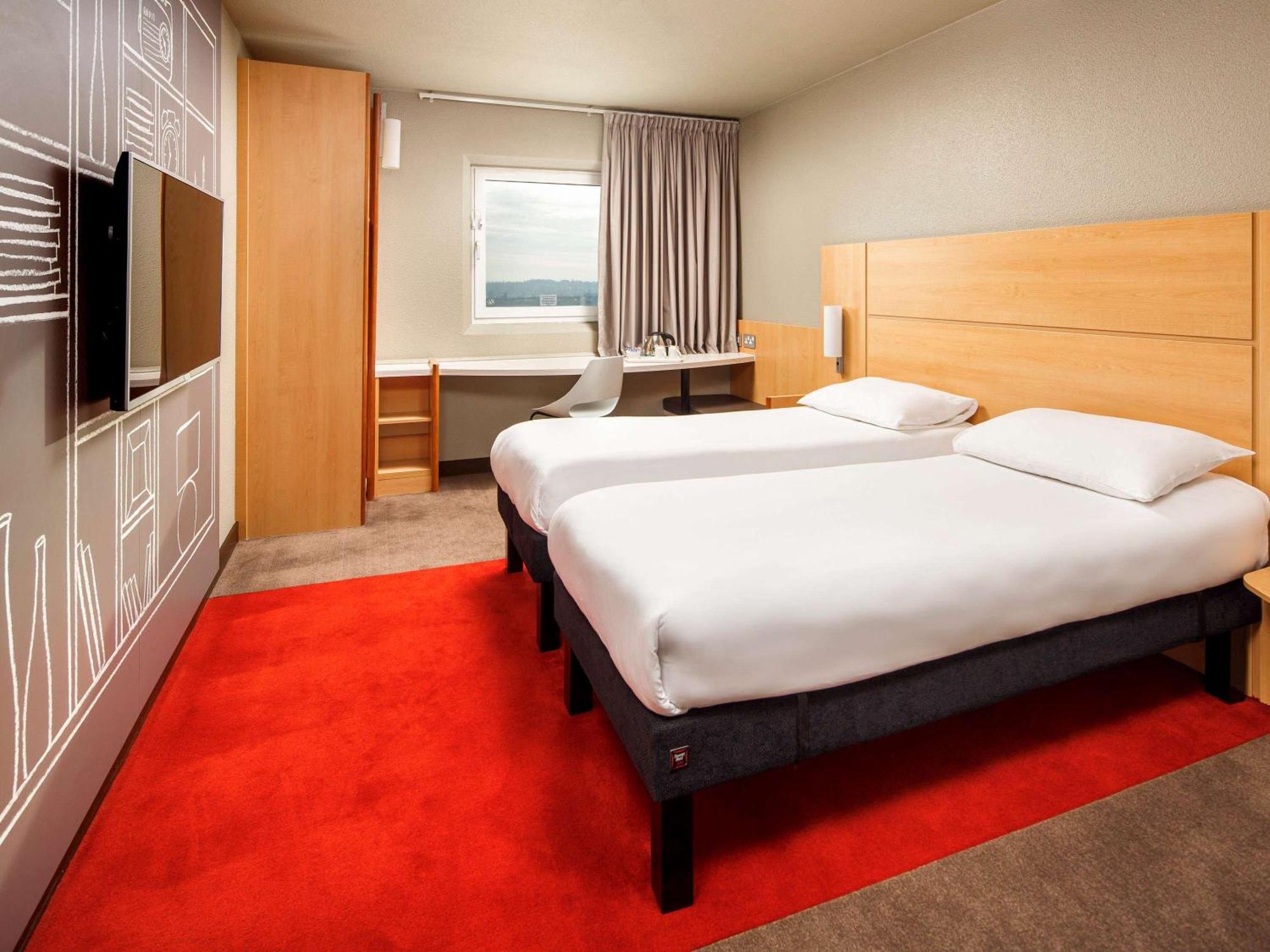 Отель Ibis London Wembley Экстерьер фото