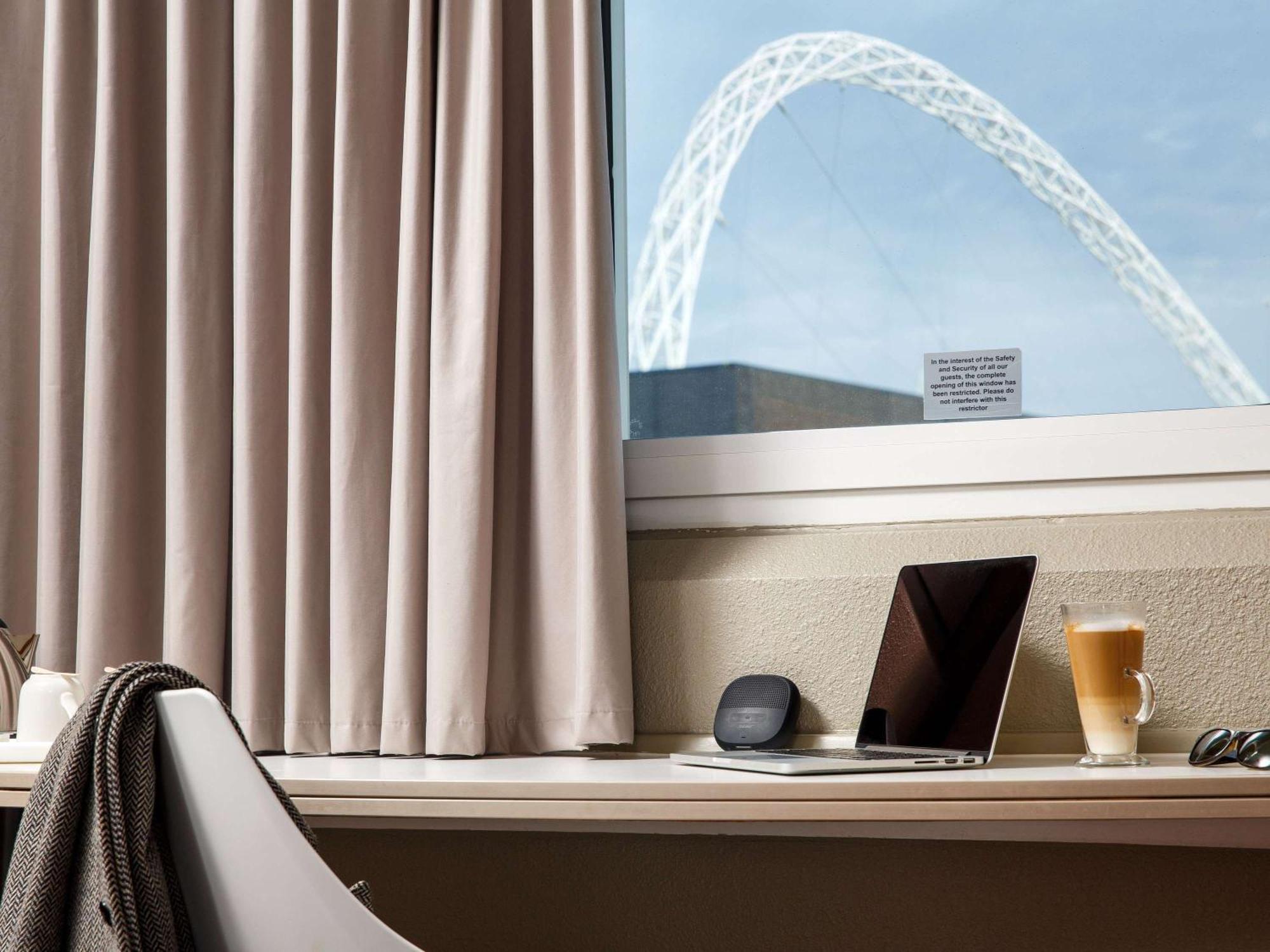 Отель Ibis London Wembley Экстерьер фото