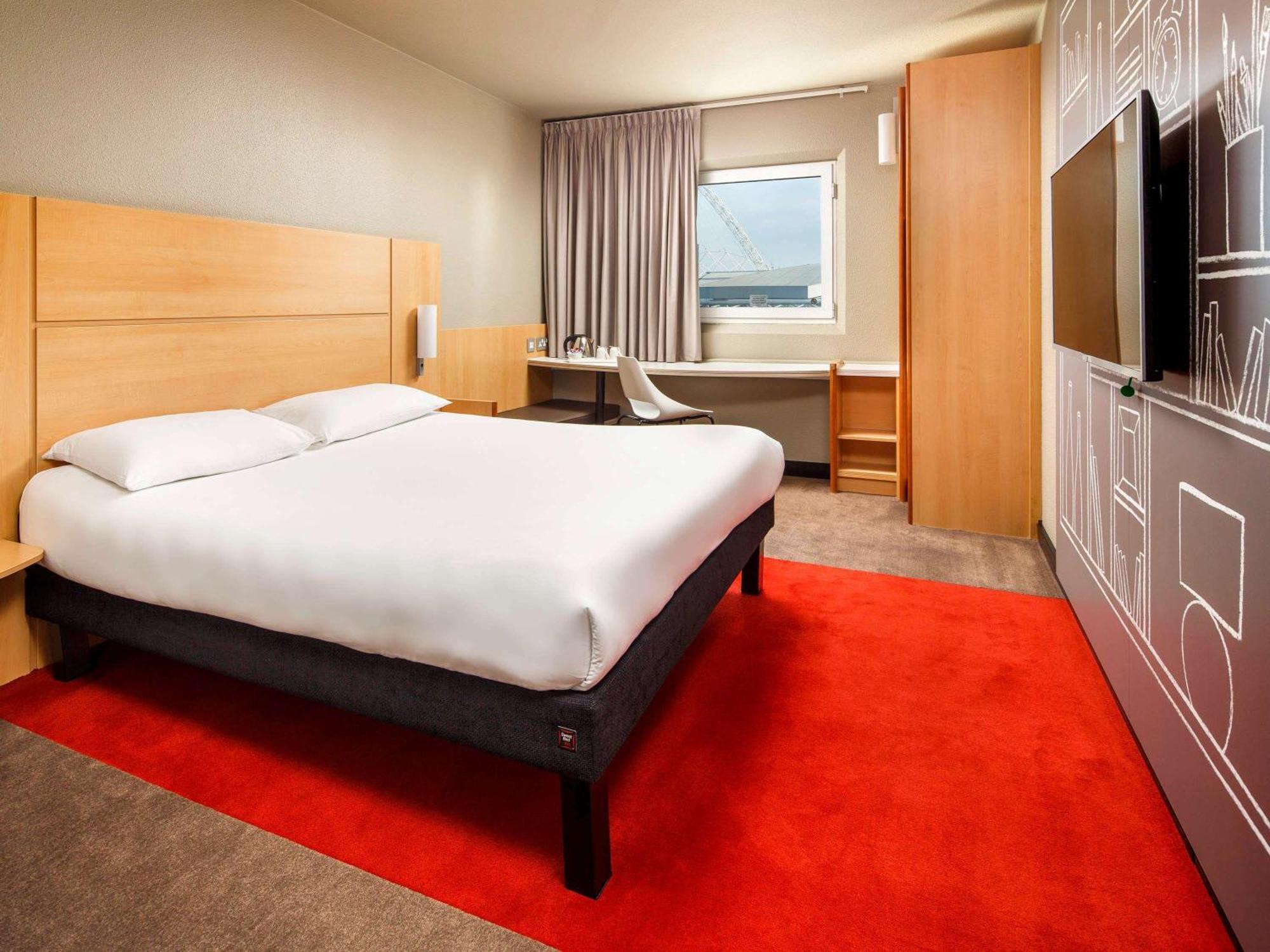 Отель Ibis London Wembley Экстерьер фото