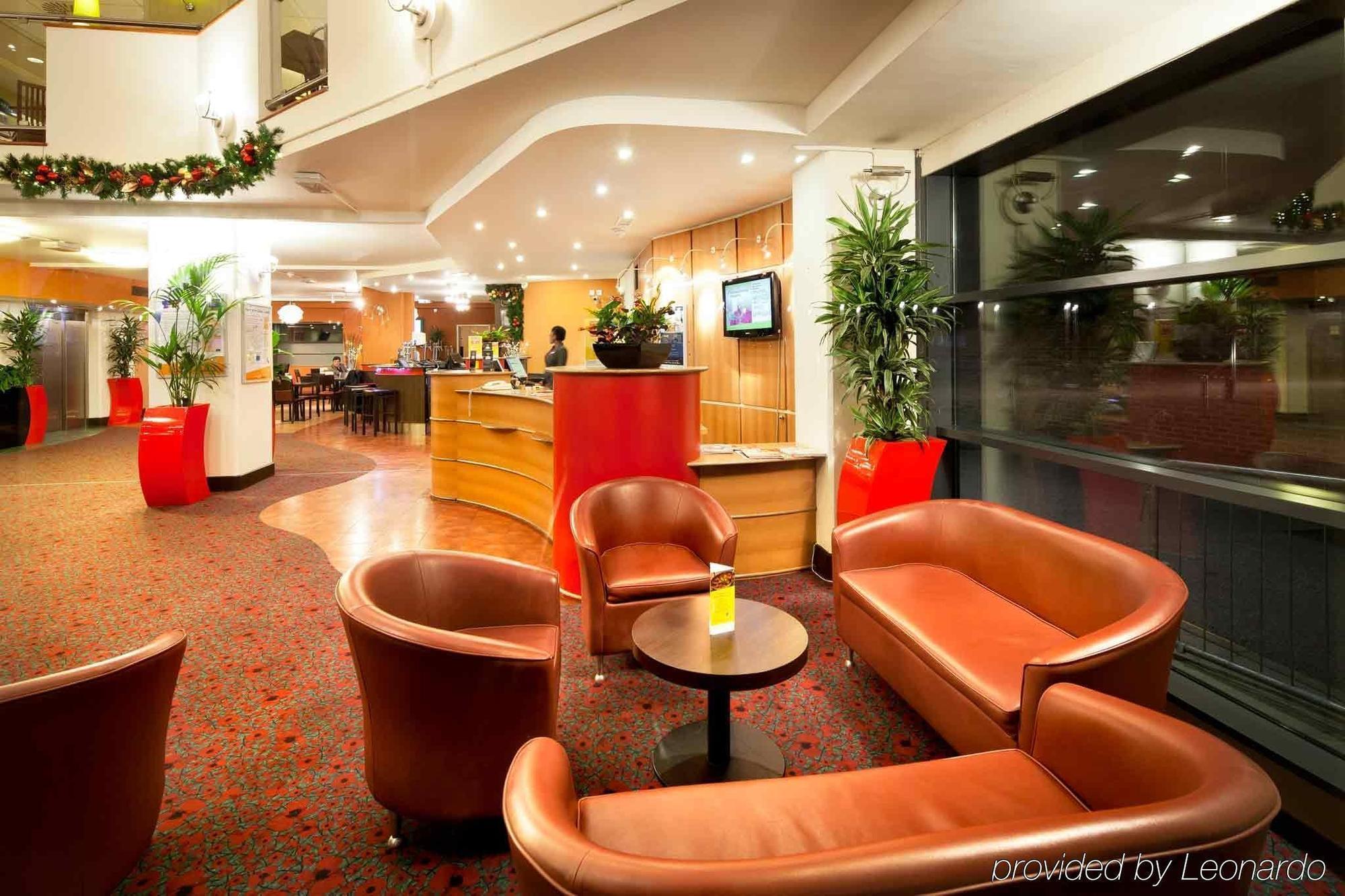 Отель Ibis London Wembley Экстерьер фото