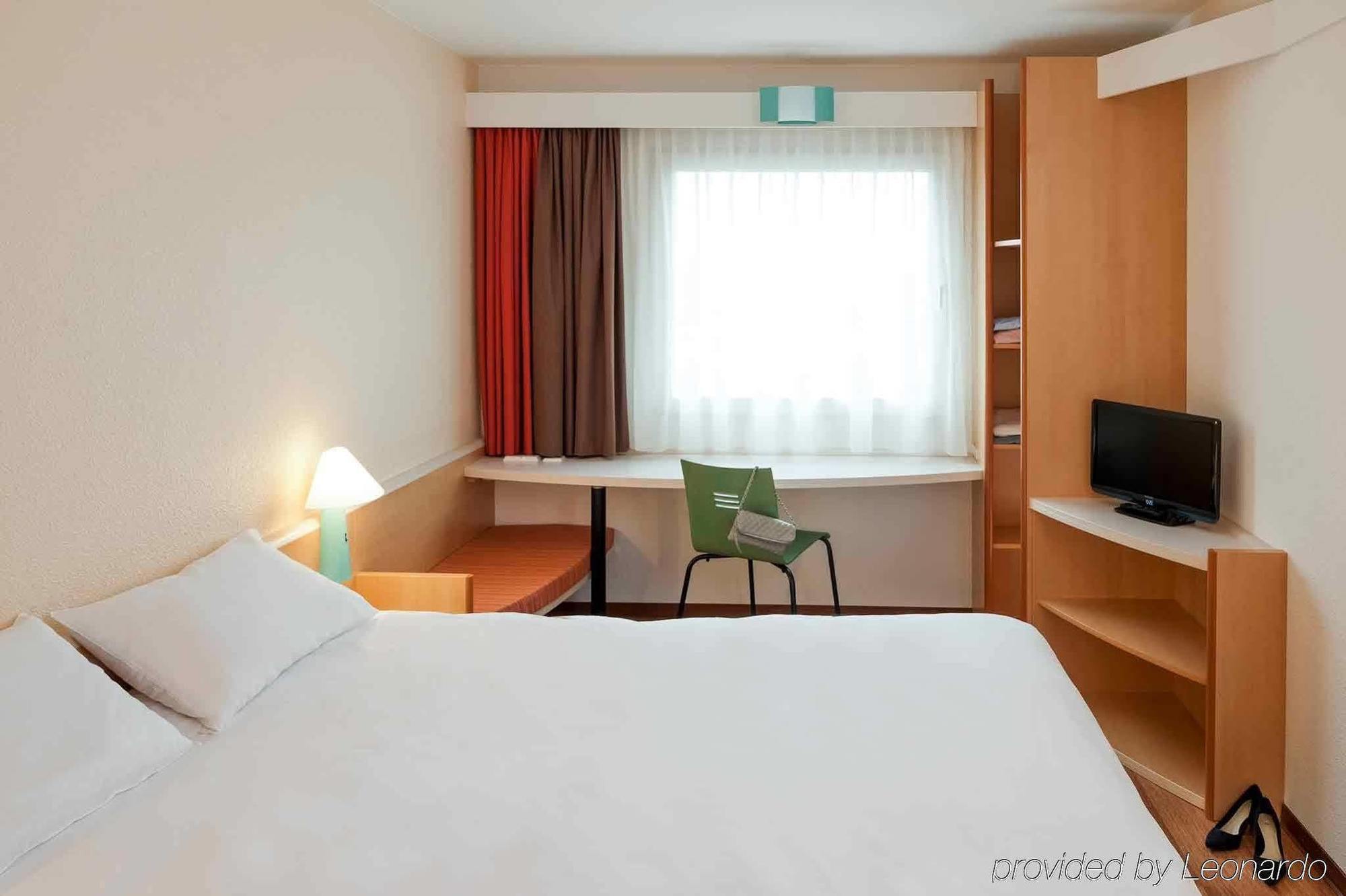 Отель Ibis London Wembley Экстерьер фото