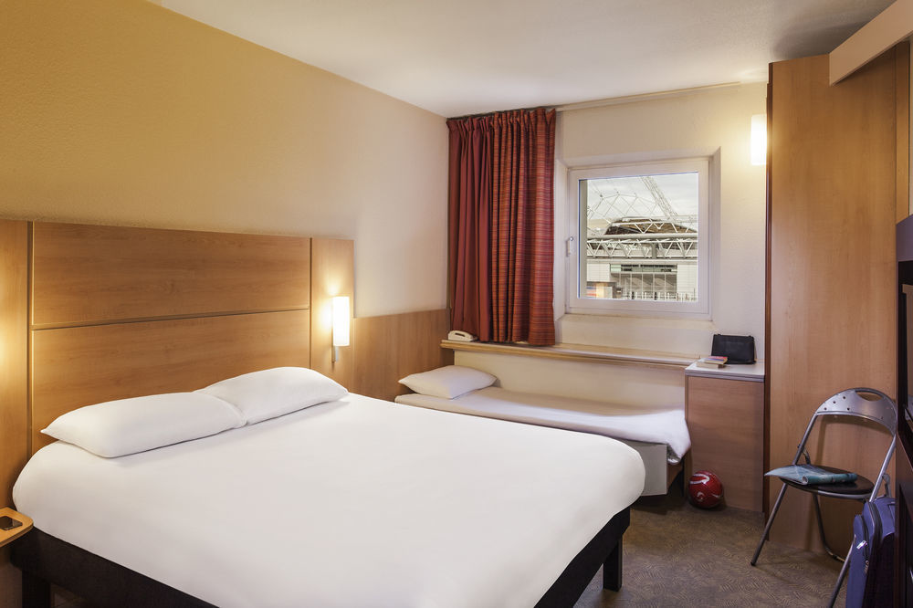 Отель Ibis London Wembley Экстерьер фото