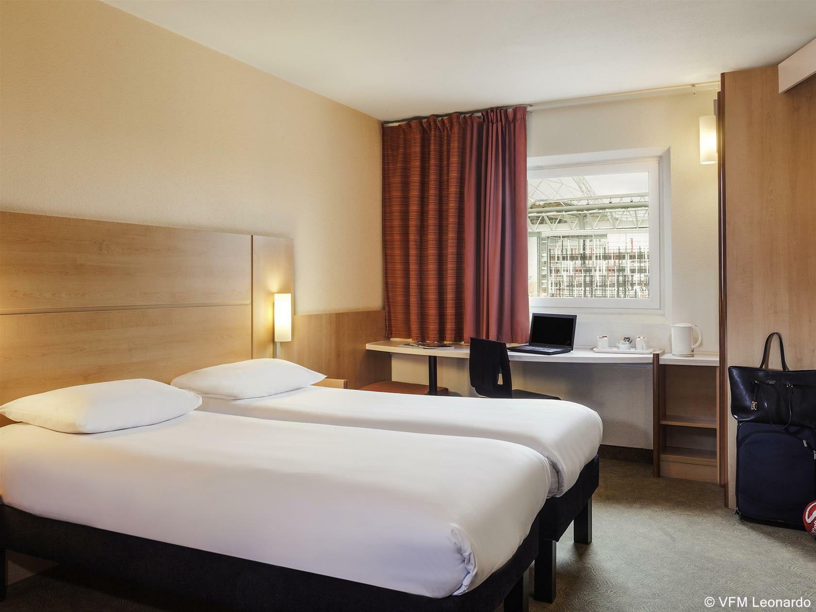 Отель Ibis London Wembley Экстерьер фото